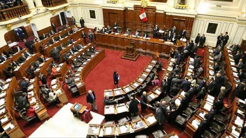 Parlamento de Perú discute proyecto de ley presentado por diputados de Podemos.