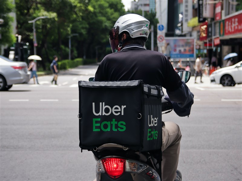 La compañía ahora quiere dominar el mercado de los deliverys con Uber Eats.