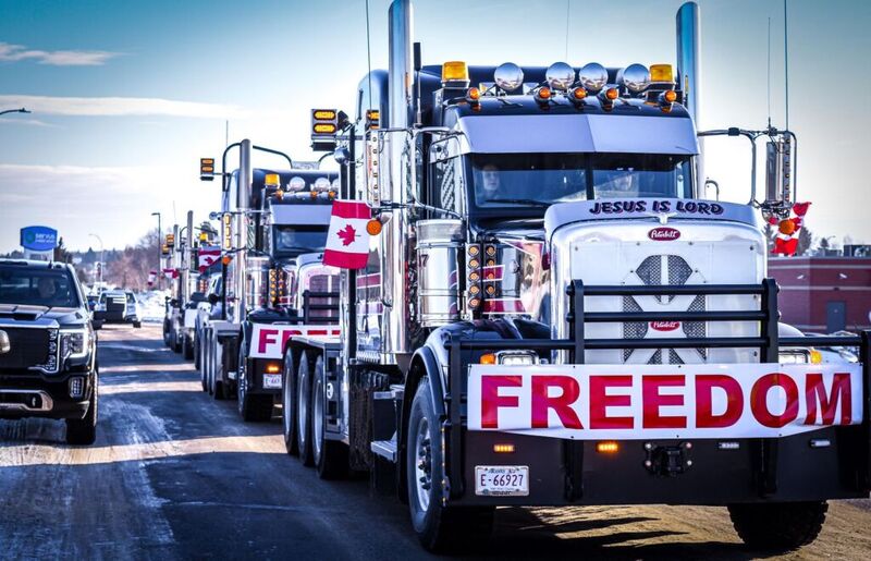Los manifestantes del “Canadian Freedom Truckers” siguen recaudando dinero para mantener la huelga.