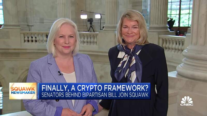 Kirsten Gillibrand y Cynthia Lummis hablaron sobre la ley cripto en el programa Squawk Box de CNBC.