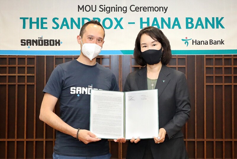 The Sandbox y KEB Hana Bank firmaron acuerdo para ofrecer servicios bancarios en el Metaverso.