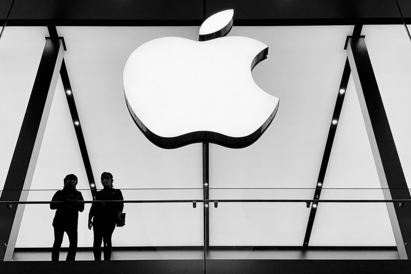 Apple afirma que el aumento en comisiones no alejará a los interesados en NFT.